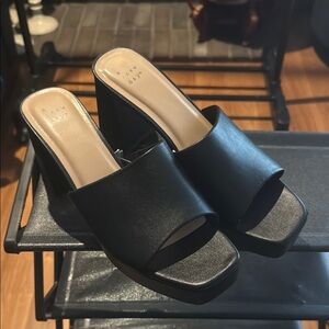 Women's Black Slide Sandals